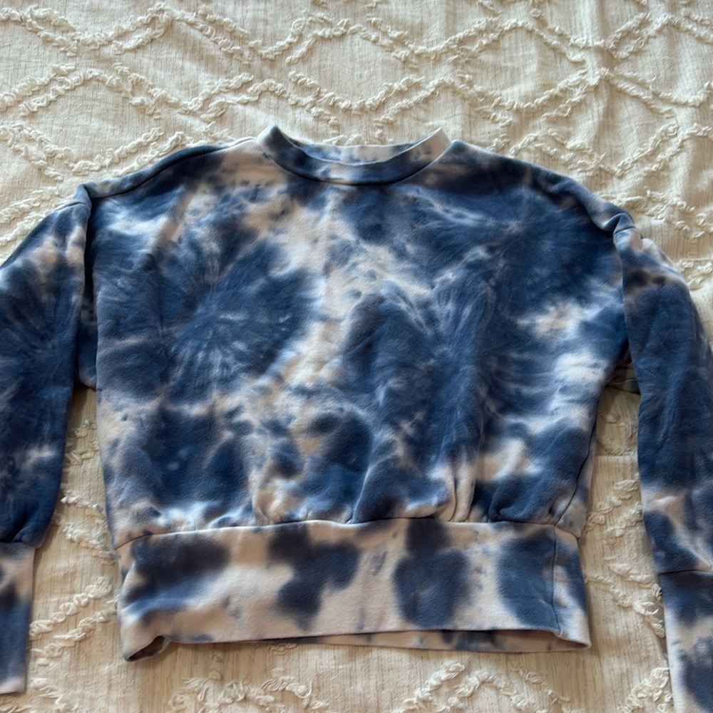 blue and white tie dyed sweatshirt